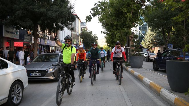 VAN - 150 kişi araç senin yol hepimizin sloganıyla pedal çevirdi1