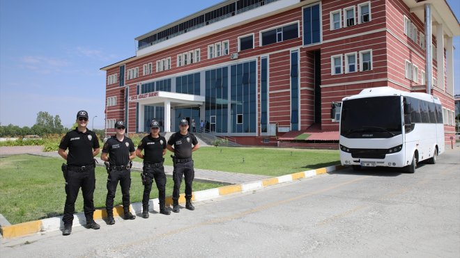 Van'da 1 kişinin öldüğü, 19 kişinin yaralandığı silahlı kavgayla ilgili 11 kişi tutuklandı