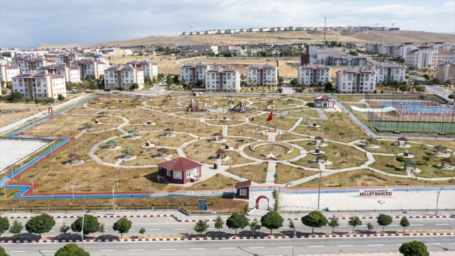 VAN - Van Gölü kıyısına inşa edilen millet bahçesi açılışa hazırlanıyor1