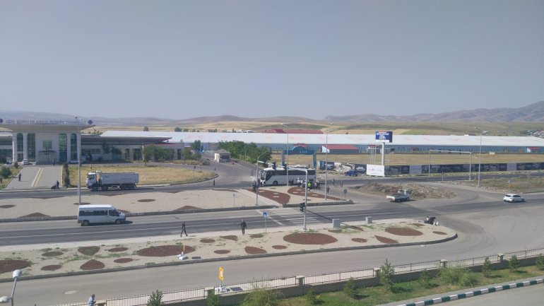 Yolcu otobüsü otomobille çarpıştı; 2 yaralı2