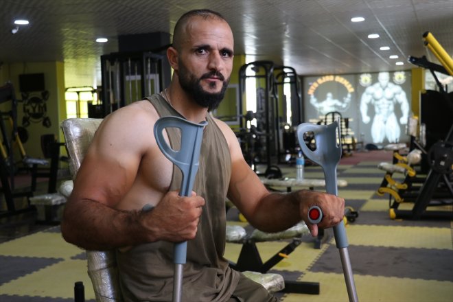 engelli olan bedensel - Halit tutunmaya çalışıyor Ağrılı düşerek AĞRI İnşaattan sporla hayata 11