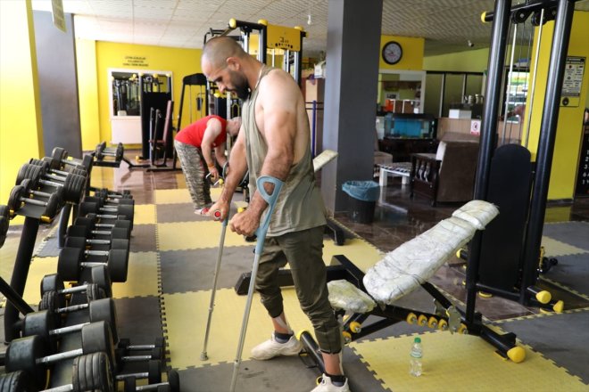 AĞRI Halit İnşaattan hayata sporla bedensel olan engelli - Ağrılı tutunmaya çalışıyor düşerek 12