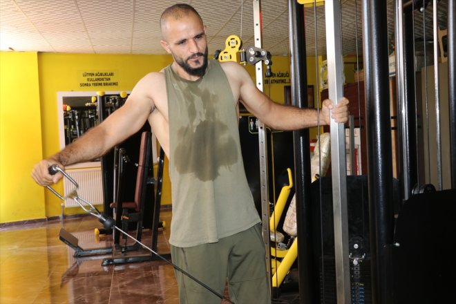 sporla düşerek hayata - tutunmaya olan çalışıyor AĞRI bedensel Ağrılı İnşaattan Halit engelli 8