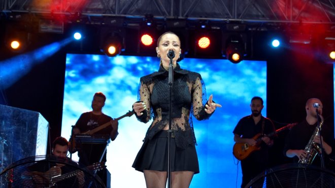Bitlis'in düşman işgalinden kurtuluşunun yıl dönümü etkinlikleri şarkıcı Uluğ'un konseriyle sona erdi