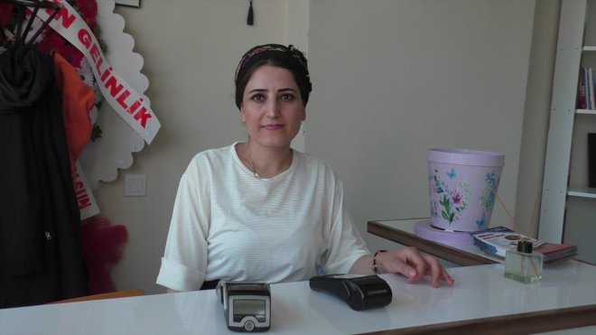 Bitlis'te girişimci kadın çalıştığı iş yerinin sahibi oldu