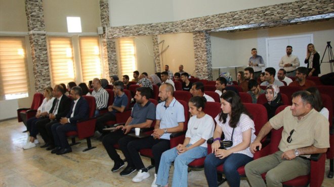 Edremit Belediyesi YKS'de başarı gösteren öğrencileri ödüllendirdi
