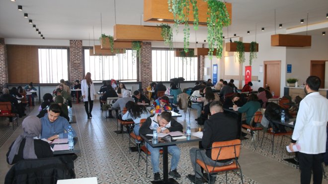 Edremit Belediyesinin hazırlık kursları 153 öğrenciyi üniversiteli yaptı
