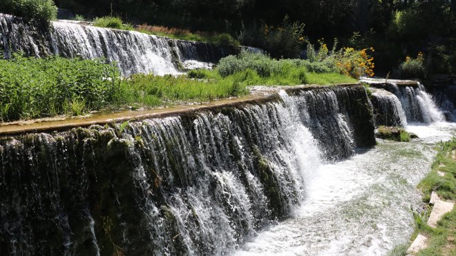 Erzincan'da kavurucu sıcaklardan bunalanlar soluğu "Soğuk Sular"da alıyor