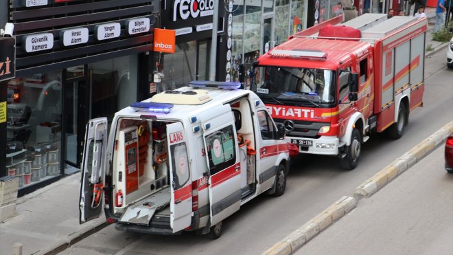 Erzurum'da asansörün düşmesi sonucu 2 kişi yaralandı