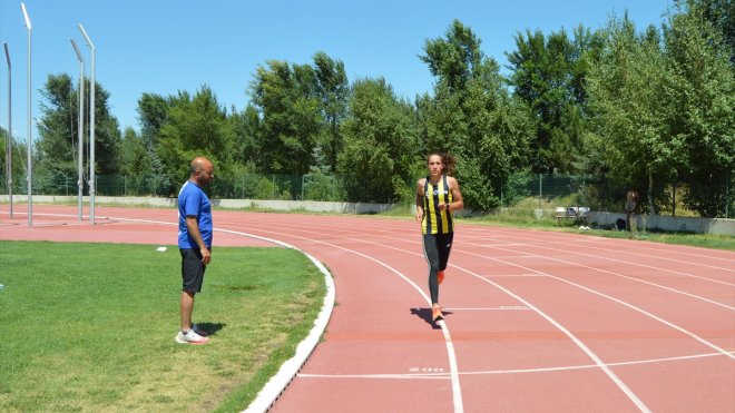Hayvan otlatırken keşfedilen Avrupa şampiyonu atlet Dilek Koçak, Paris 2024'e odaklandı