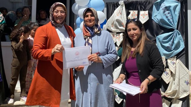 Kalecik Aile Destek Merkezinde yıl sonu sergisi düzenlendi