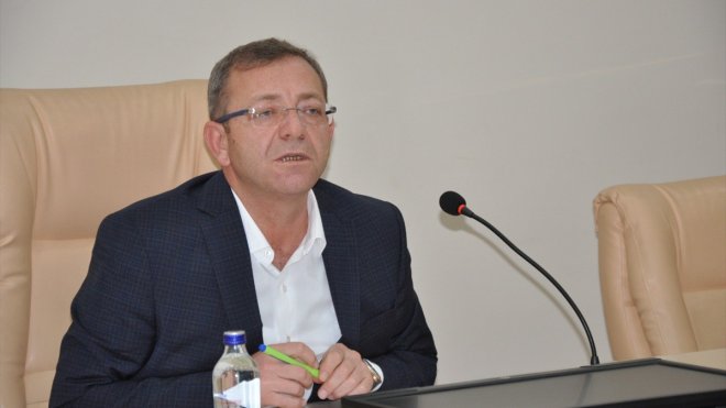 Kars Valisi Polat, inşaat sezonu bitmeden planlanmış projelerin bitirilmesini istedi: