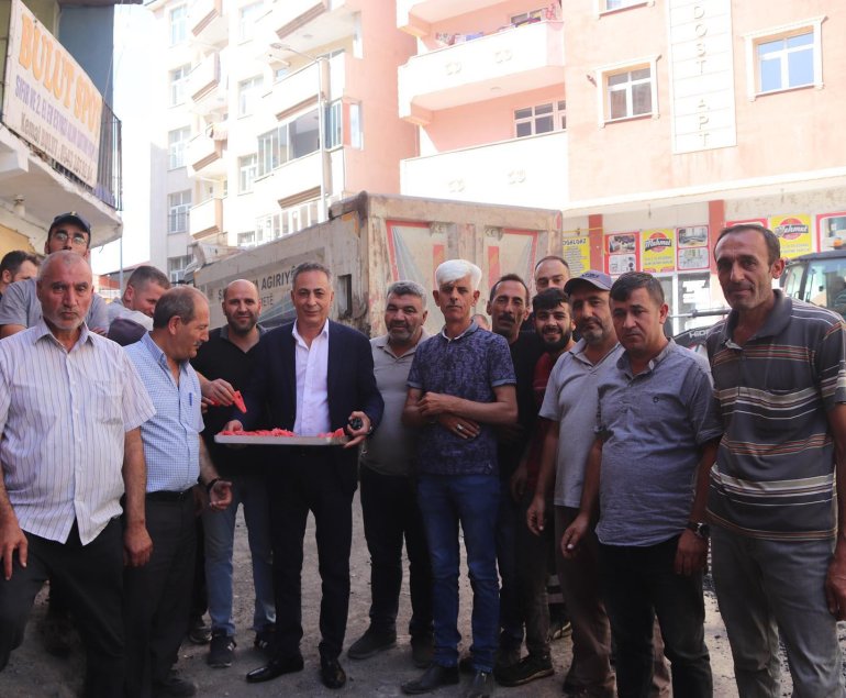 Leylek Pınar Mahallesi sakinleri asfalt çalışmamız başladı.3