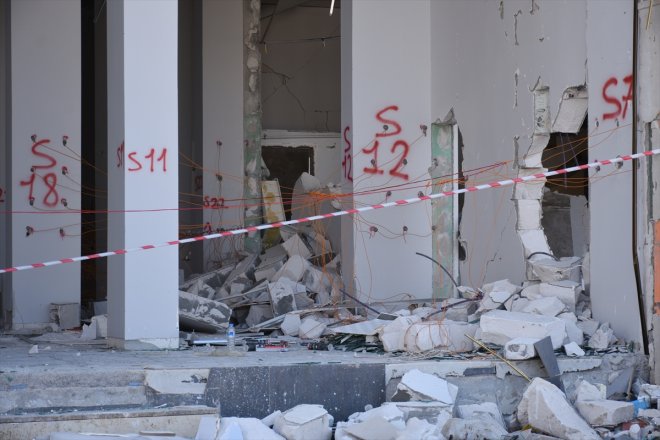 yardımıyla Depremlerden patlayıcı yıkıldı hasarlı bina etkilenen ağır - MALATYA 2