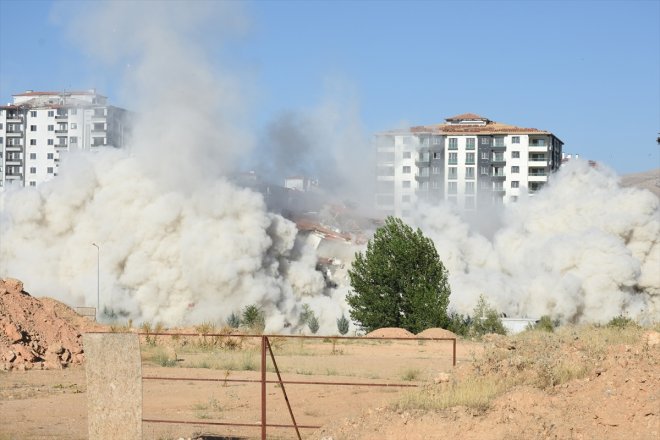 ağır yardımıyla etkilenen yıkıldı bina - MALATYA Depremlerden patlayıcı hasarlı 8
