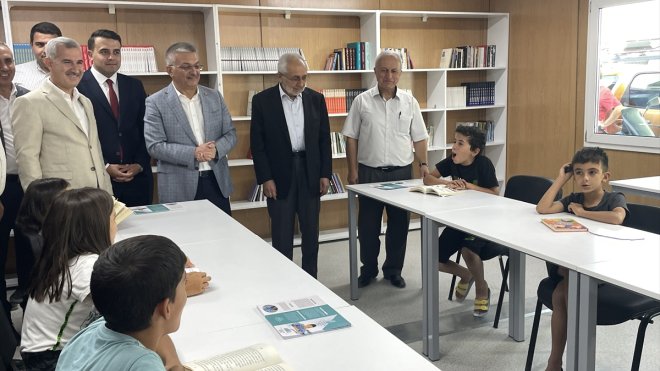 Malatya'da konteyner kentte kütüphane açıldı