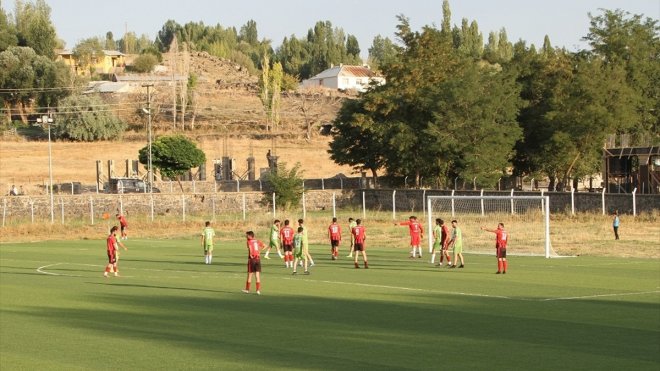 Malazgirt'te "Zafer Kupası Futbol Turnuvası" başladı