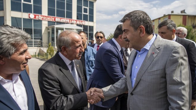 Milli Eğitim Bakanı Tekin, Erzurum'da temaslarda bulundu