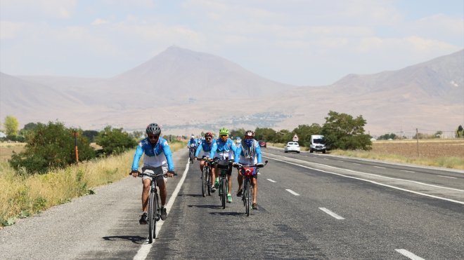 VAN - 5. Van Denizi Bisiklet Festivali kapsamında bisiklet tutkunları, Muradiye