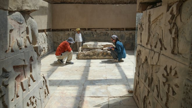 Arkeolog çiftin 7 yaşındaki kızı Mercan kazı ekibinin "mesai arkadaşı" oldu