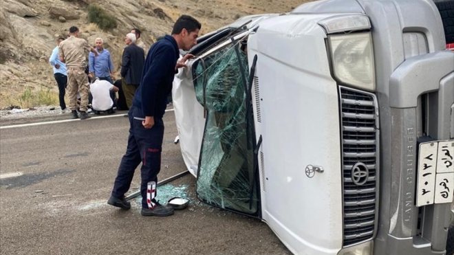 Van'da cipin devrilmesi sonucu 4 kişi yaralandı