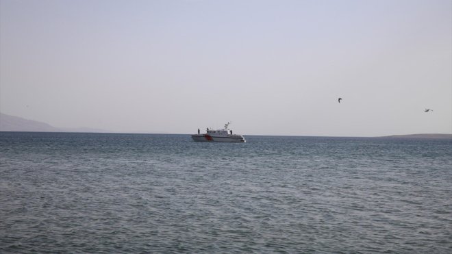 Serinlemek için Van Gölü'ne giren genç boğuldu