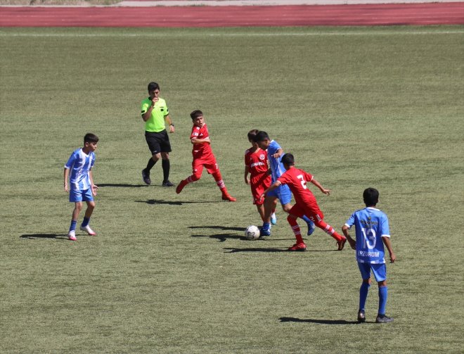 Ağrı Turnuvası Futbol ediyor Ağrı