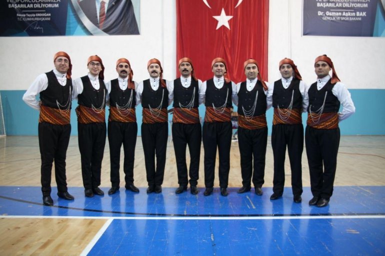 Ağrı Halk Oyunu Ekibi Bölge Şampiyonu oldu3