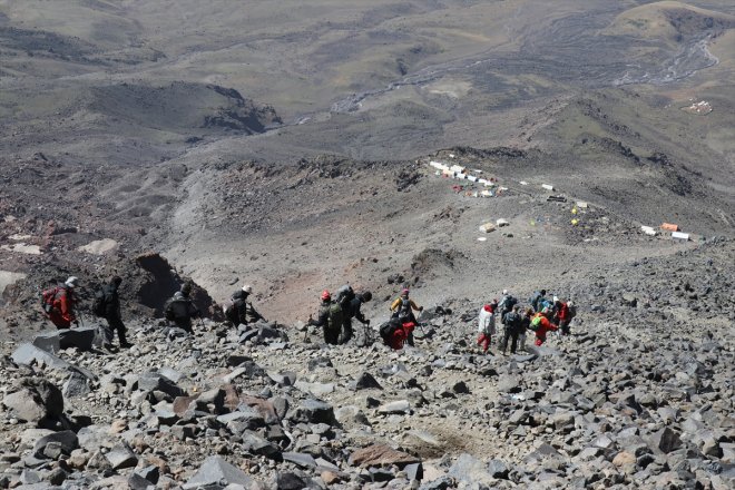 dünyanın kaplı IĞDIR - farklı Zirvesi ülkelerinden buzullarla dağcıları AĞRI ağırlıyor Dağı Ağrı / 5