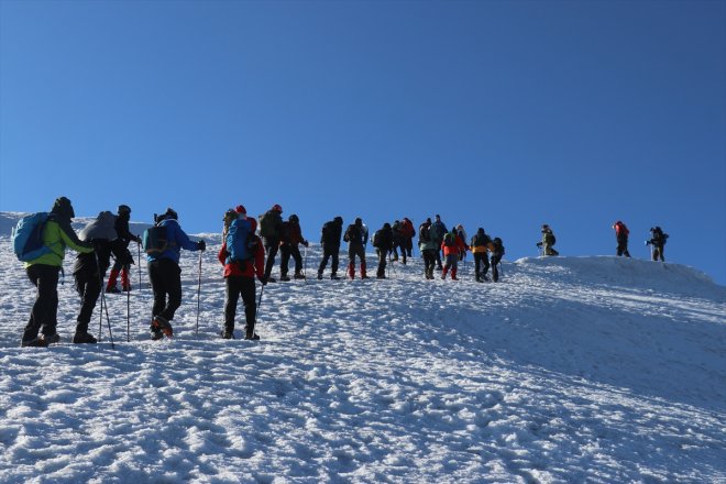 kaplı buzullarla / - Ağrı IĞDIR Dağı dünyanın AĞRI farklı ülkelerinden Zirvesi ağırlıyor dağcıları 9