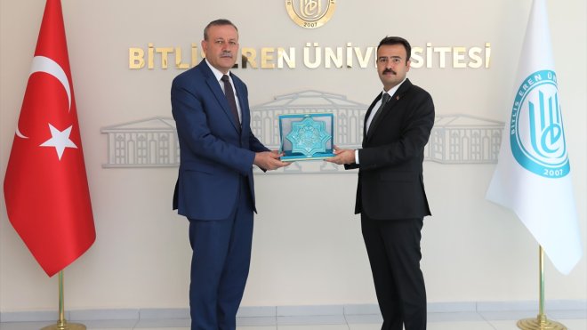 Ahlat Kaymakamı Bingöl, Rektör Elmastaş'ı ziyaret etti