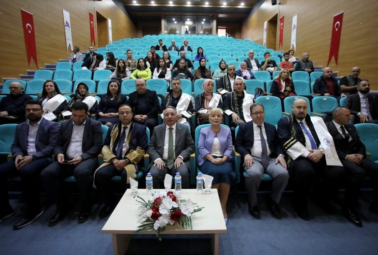 AİÇÜ Tıp Fakültesi Birinci Sınıf Öğrencileri Ağrı