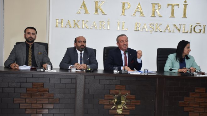 AK Parti Hakkari İl Başkanlığında yönetim kadrosu belirlendi