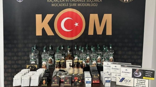 Ardahan'da gümrük kaçağı sigara, içki ve makaron ele geçirildi