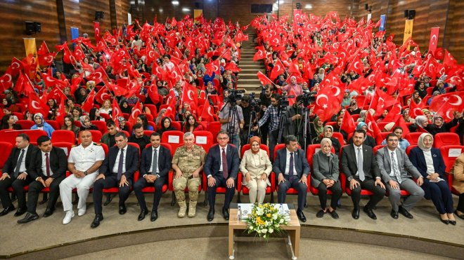 Bakan Göktaş, Van'da 100 Aile Destek Merkezinin açılışında konuştu: