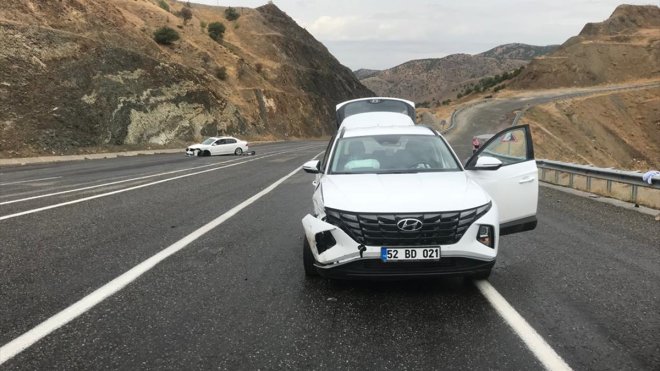 Bingöl'de iki otomobilin çarpıştığı kazada 5 kişi yaralandı