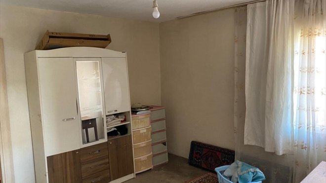 BİNGÖL - Karlıova Kaymakamlığının desteğiyle engelli iki çocuğu olan kadının evine boya badana yapıldı1