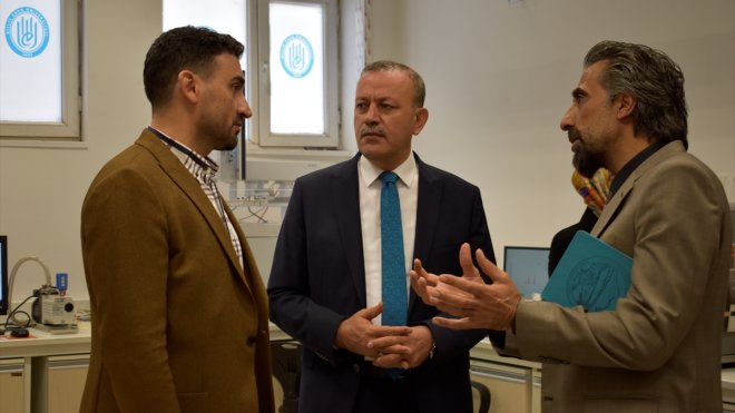 Bitlis Eren Üniversitesindeki laboratuvarda bal analizi yapılmaya başlandı