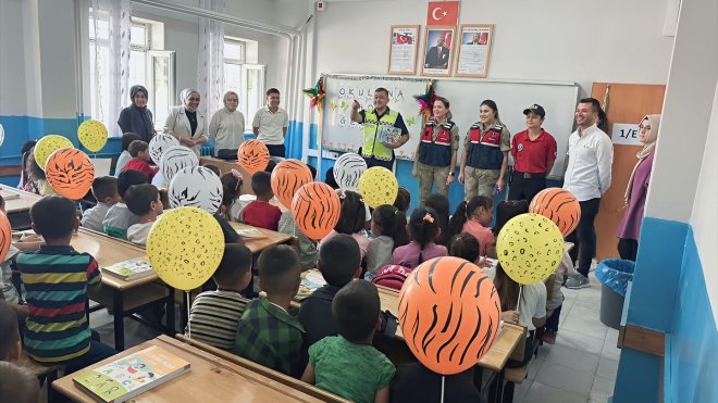 Bitlis'te öğrencilere trafik kuralları anlatıldı