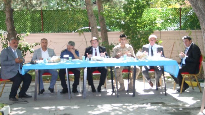 Bulanık'ta gaziler onuruna yemek verildi