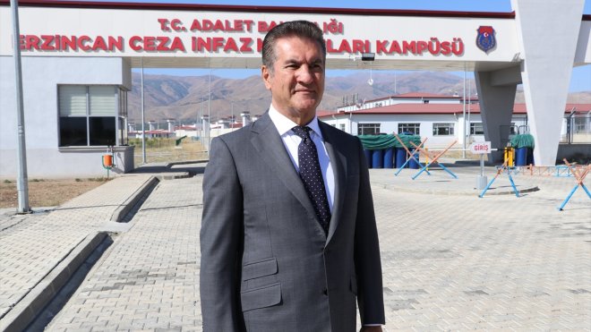 CHP Erzincan Milletvekili Sarıgül, cezaevi önünde af çağrısını yineledi