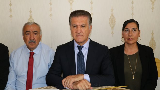 CHP Erzincan Milletvekili Sarıgül, partisinin ilçe kongresine katıldı