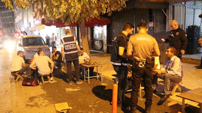 Elazığ'da 335 polisin katılımıyla asayiş uygulaması yapıldı