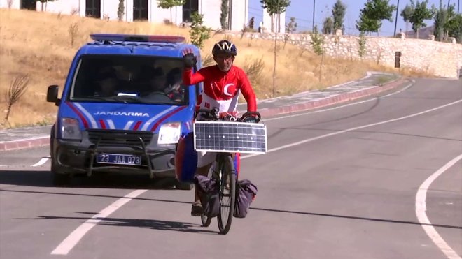 Şehit Fethi Sekin anısına İzmir'den Elazığ'a pedal çevirdi