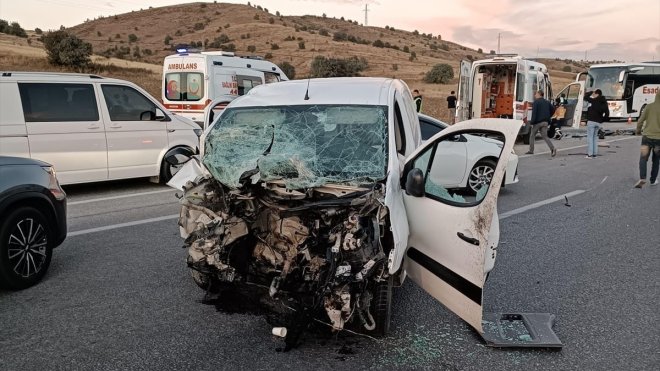 Erzincan'da iki aracın çarpışması sonucu 1 kişi öldü