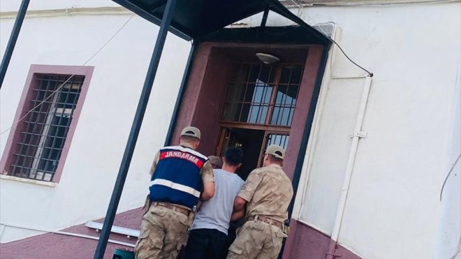 ERZURUM - Göçmen kaçakçısı 4 zanlı tutuklandı1