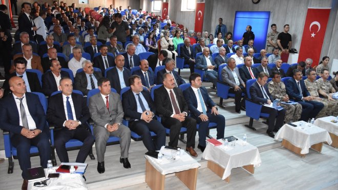 Hakkari'de okul güvenliği toplantısı yapıldı