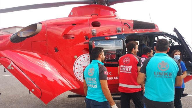 Hakkari'de rahatsızlanan 6 yaşındaki çocuk ambulans uçakla Ankara'ya sevk edildi