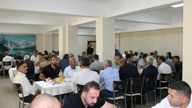 Hizan'da gaziler onuruna yemek programı düzenlendi