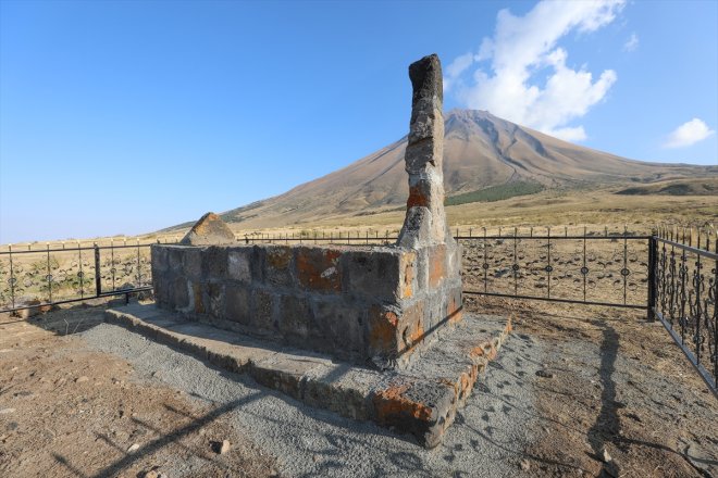 - şehit arşivi bulundu askerin mezarı Dağı